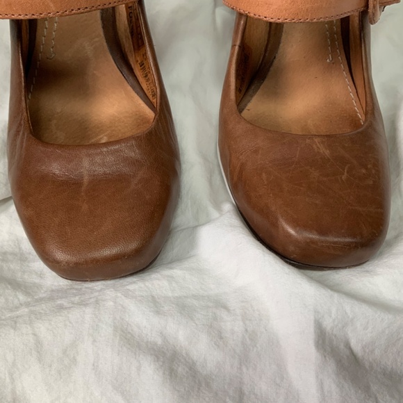 Brown and Burgundy Fossil Mary Jane Pumps 3 1/2” Heels size 7.5 - Picture 9 of 9